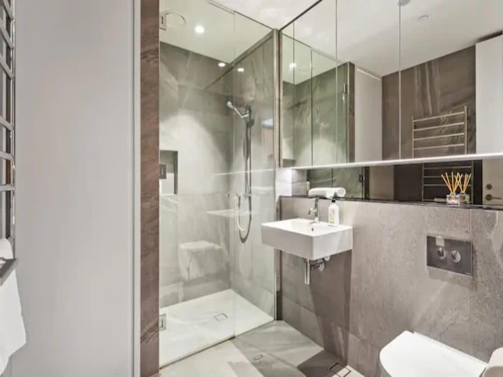 Modern One Bedroom Apartment In Wynyard Quarter Auckland Exterior photo