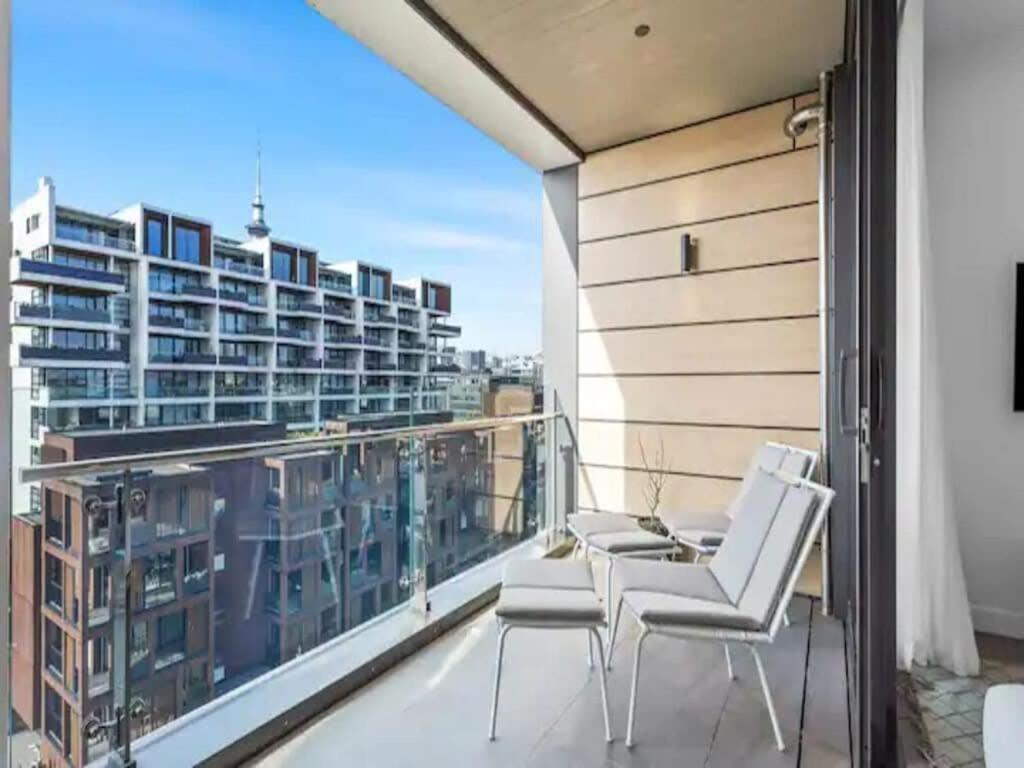 Modern One Bedroom Apartment In Wynyard Quarter Auckland Exterior photo